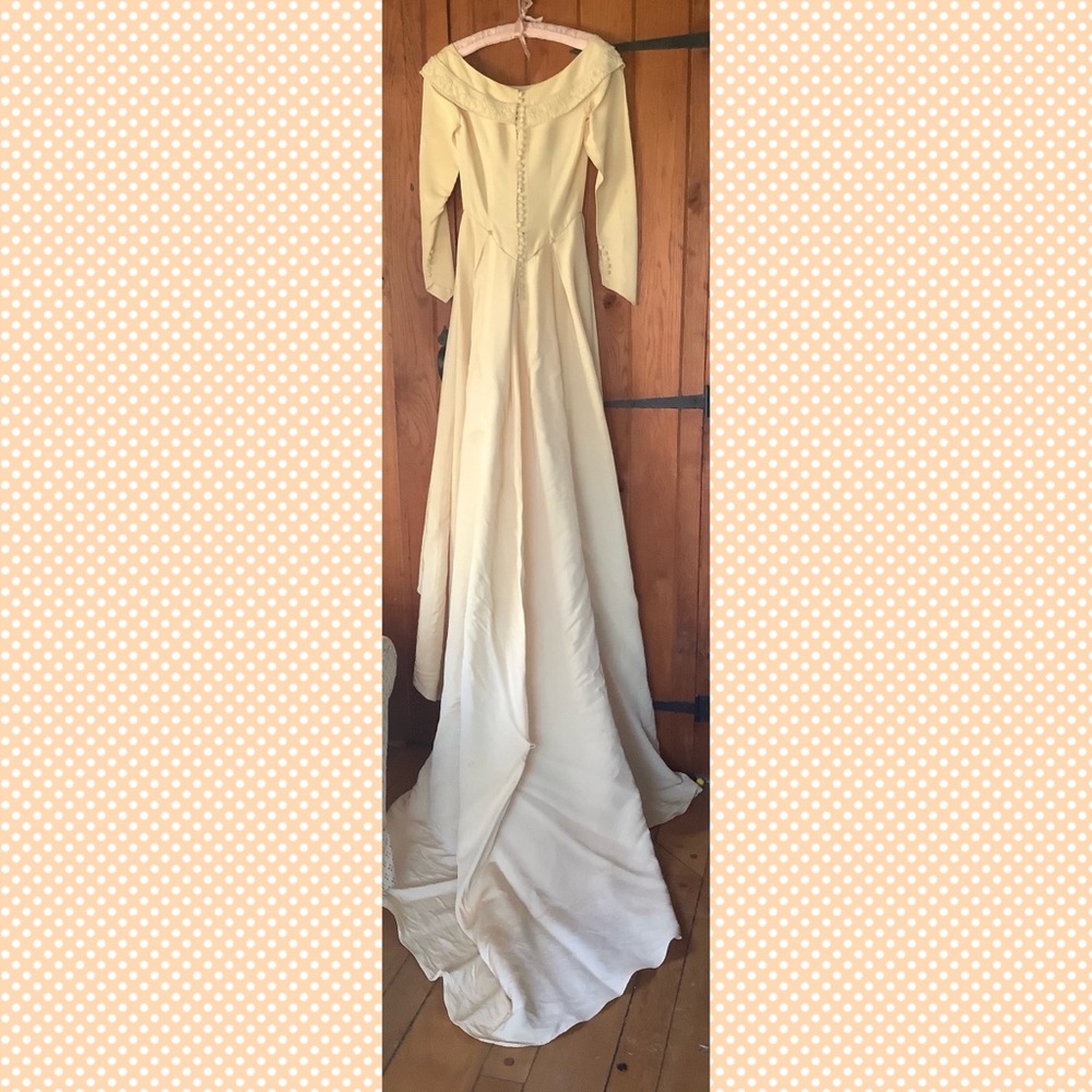 TRUE VINTAGE WEDDING DRESS, 1940s-1950s